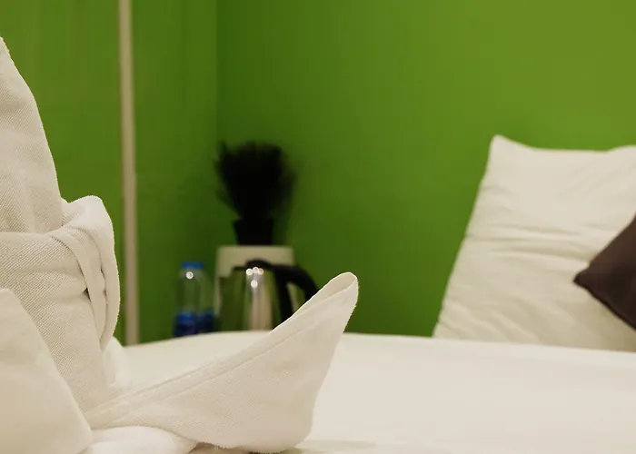 Sleep With Me - Bts Phra Khanong 3*