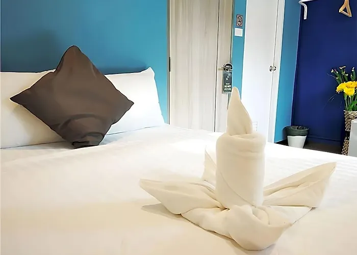 Sleep With Me - Bts Phra Khanong 3*